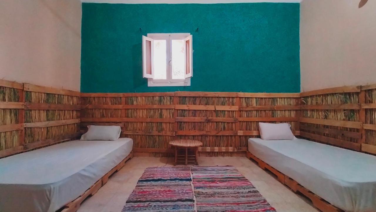 Agpen Teswa Hostel Siwa Oasis Bagian luar foto